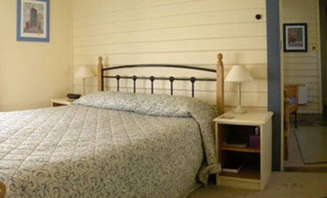 Ross B&B Accommodation Exterior photo